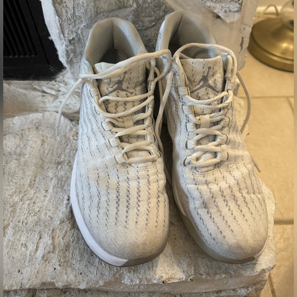 Nike Air Jordan B Fly Sneakers